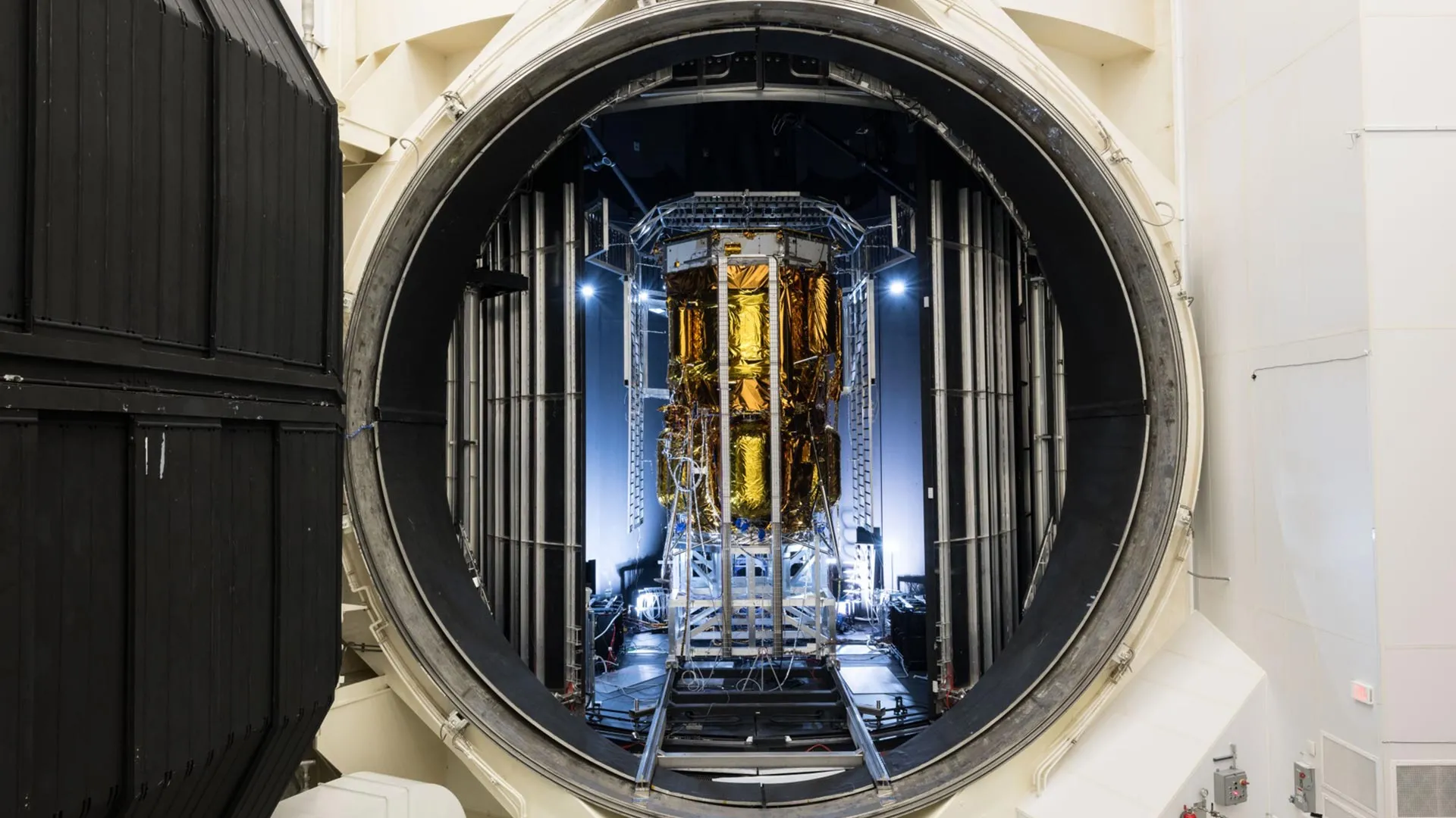 Blue Origin’s new moon lander just survived extreme space testing on Earth